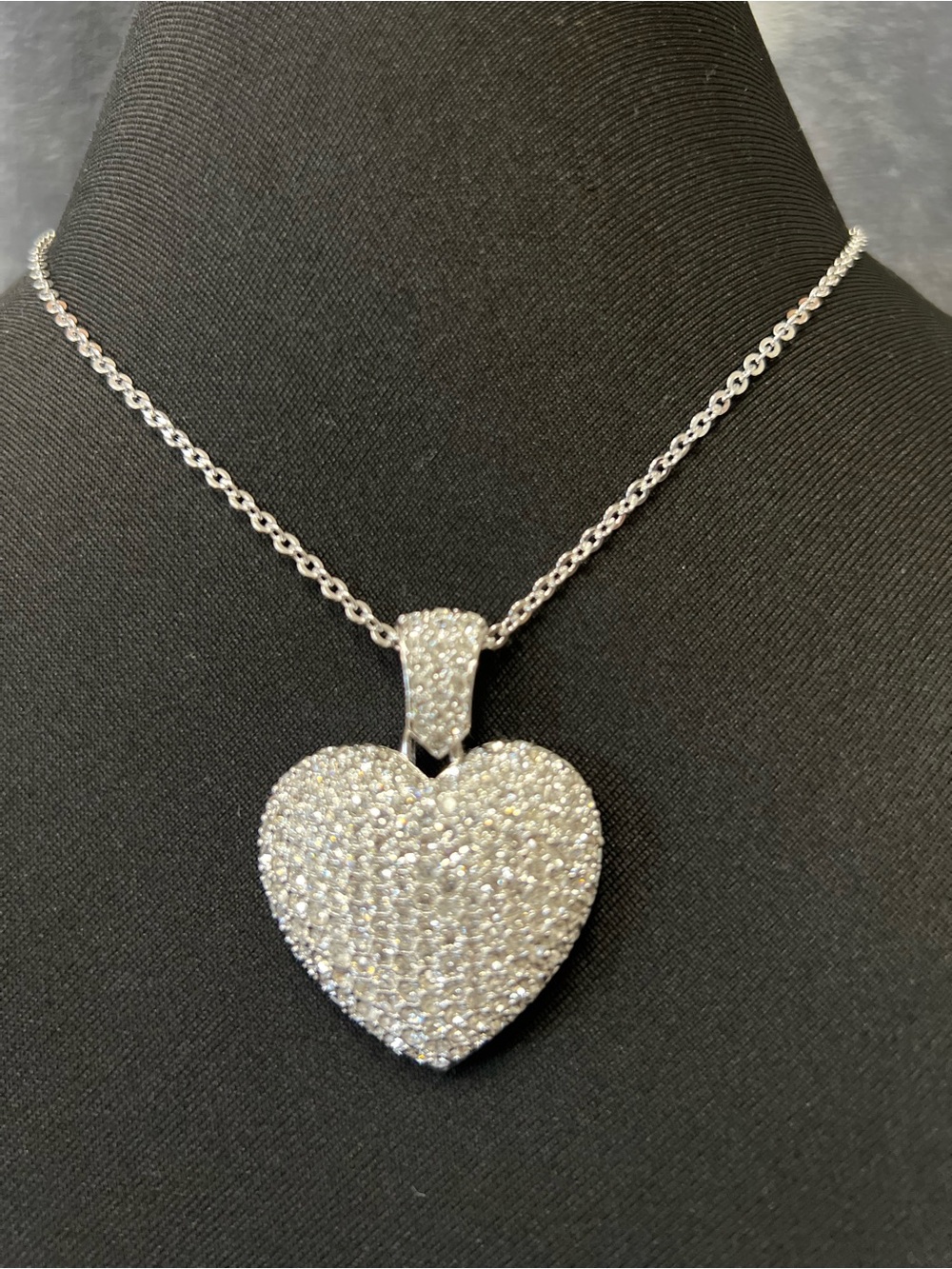SWARVOSKI crystals Sparkling Heart Pendant Necklace - Silver Tone, Rhodium chain